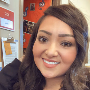 Meet your Posher, Holly